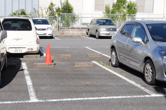 片岡歯科　駐車場